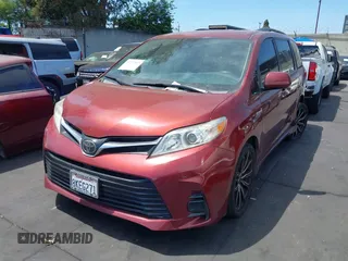 2019 Toyota Sienna LE Auto Access Seat z VIN 5TDKZ3DC6KS966678, wystawiony jako IAAI lot #42327837 z przebiegiem 74 153 mil mil oraz . Historia ofert i sprzedaży dostępna na DreamBid. Obrazek 17.