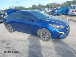 2020 Kia Forte LXS z VIN 3KPF24AD8LE159406, wystawiony jako IAAI lot #41446320 z przebiegiem 75 326 mil mil oraz . Historia ofert i sprzedaży dostępna na DreamBid. Obrazek 1.