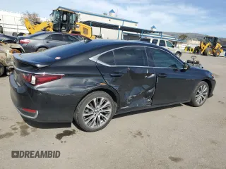 2021 Lexus ES with VIN 58ADA1C1XMU012636, listed as a Copart auction lot 45166995 with 138,946 mi miles and Salvage Title. Bid and sale history available at carsss.com. Image 3.