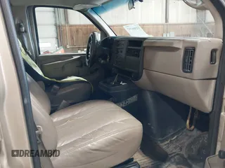 2005 Chevrolet Express Passenger with VIN 1GAHG35U651173253, listed as a IAAI auction lot 41966197 with 368,386 mi miles and . Bid and sale history available at DreamBid. Image 5.