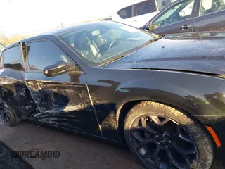 2019 Chrysler 300 with VIN 2C3CCABG6KH637059, listed as a IAAI auction lot 41631640 with 95,254 mi miles. Bid and sale history available at carsss.com. Image 6.