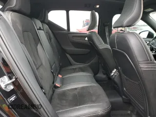 2021 Volvo XC40 R-Design with VIN YV4162UM0M2424488, listed as a Copart auction lot 51258465 with 39,270 mi miles and Salvage Title. Bid and sale history available at carsss.com. Image 11.