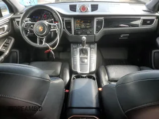 2015 Porsche Macan Turbo z VIN WP1AF2A58FLB96008, wystawiony jako Copart lot #49006515 z przebiegiem 97 011 mil mil oraz Szkoda całkowita • Salvage title. Historia ofert i sprzedaży dostępna na DreamBid. Obrazek 8.