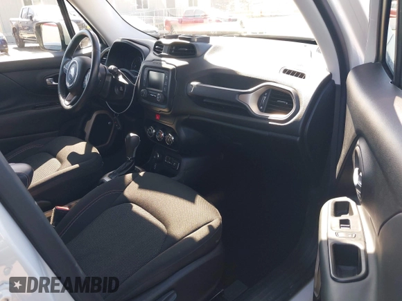 2016 Jeep Renegade Latitude with VIN ZACCJBBT6GPC98149, listed as a IAAI auction lot 42000433 with 62,733 mi miles. Bid and sale history available at carsss.com. Image 5.