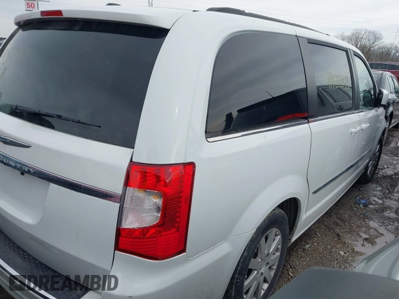 2015 Chrysler Town & Country Touring with VIN 2C4RC1BG9FR552481, listed as a IAAI auction lot 41422453 with 139,693 mi miles and . Bid and sale history available at DreamBid. Image 4.