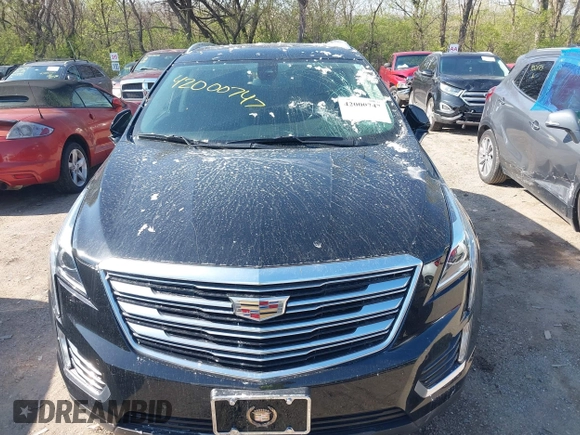 2017 Cadillac XT5 Luxury AWD z VIN 1GYKNDRS4HZ184818, wystawiony jako IAAI lot #42000747 z przebiegiem 46 633 mil mil oraz . Historia ofert i sprzedaży dostępna na DreamBid. Obrazek 6.