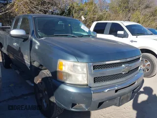 2009 Chevrolet Silverado 1500 LT with VIN 1GCEC290X9Z155918, listed as a IAAI auction lot 41220176 with 238,992 mi miles. Bid and sale history available at carsss.com. Image 1.