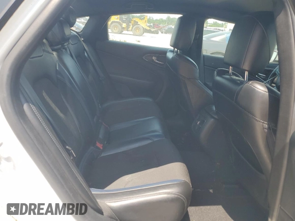 2015 Chrysler 200 S с VIN 1C3CCCBB0FN717664, выставлен на аукционе Copart как лот 58769445 с пробегом 119 217 миль миль и Чистый • Clean title. История ставок и продаж доступна на DreamBid. Изображение 10.