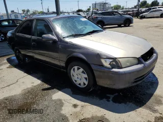 2001 Toyota Camry CE z VIN 4T1BG22K81U783489, wystawiony jako Copart lot #57893115 z przebiegiem 154 352 mil mil oraz Tytuł czysty. Historia ofert i sprzedaży dostępna na DreamBid. Obrazek 4.