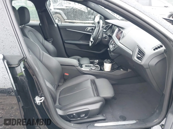 2021 BMW 2 Series 228i xDrive z VIN WBA73AK08M7H41082, wystawiony jako IAAI lot #42203395 z przebiegiem 45 240 mil mil oraz . Historia ofert i sprzedaży dostępna na DreamBid. Obrazek 5.