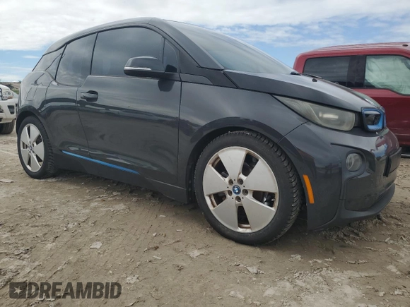 2014 BMW i3 with VIN WBY1Z2C53EV284116, listed as a Copart auction lot 47068395 with 2,304 mi miles and Non Repairable. Bid and sale history available at carsss.com. Image 4.