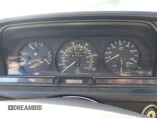 1987 Mercedes-Benz 190 z VIN WDBDB26D9HF306901, wystawiony jako IAAI lot #42018142 z przebiegiem 190 364 mil mil oraz . Historia ofert i sprzedaży dostępna na DreamBid. Obrazek 7.