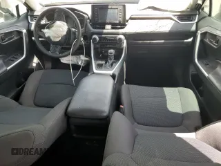 2021 Toyota RAV4 LE z VIN 2T3K1RFV1MC165880, wystawiony jako Copart lot #60464755 z przebiegiem 74 191 mil mil oraz Szkoda całkowita • Salvage title. Historia ofert i sprzedaży dostępna na DreamBid. Obrazek 8.