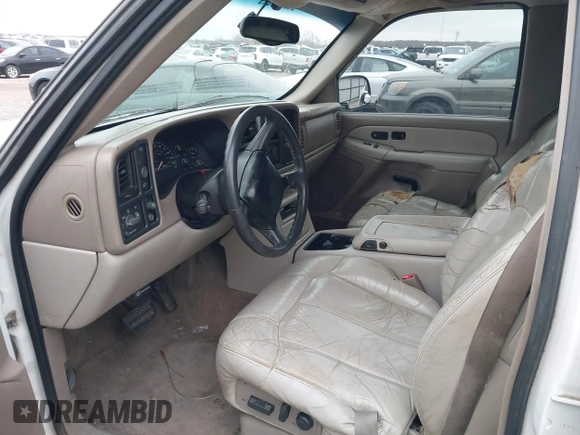 2002 Chevrolet Suburban LS with VIN 3GNEC16Z92G180545, listed as a IAAI auction lot 41391354 with 213,477 mi miles. Bid and sale history available at carsss.com. Image 12.