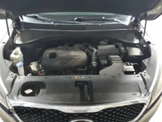 2016 Kia Sorento EX with VIN 5XYPH4A1XGG127350, listed as a Copart auction lot 47289315 with 135,684 mi miles and Clean Title. Bid and sale history available at carsss.com. Image 14.