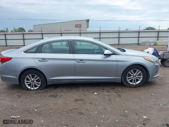 2017 Hyundai Sonata SE with VIN 5NPE24AFXHH564974, listed as a IAAI auction lot 39409674 with 1 mi miles. Bid and sale history available at carsss.com. Image 13.