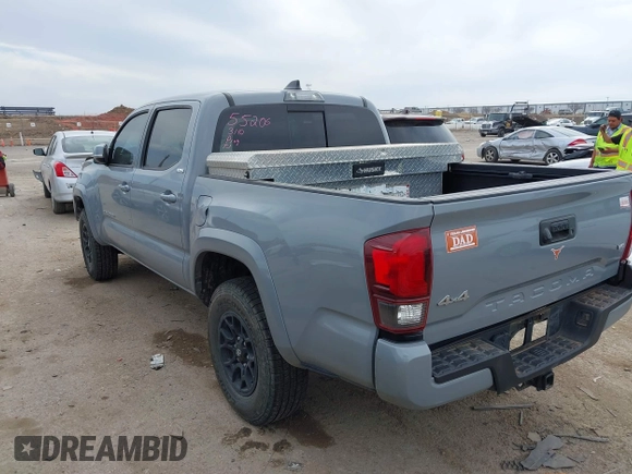 2021 Toyota Tacoma 4WD SR with VIN 5TFCZ5AN3MX260853, listed as a IAAI auction lot 41784451 with 122,244 mi miles. Bid and sale history available at carsss.com. Image 3.