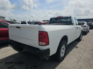 2023 Ram 1500 Tradesman z VIN 3C6JR6DG6PG541121, wystawiony jako IAAI lot #42516901 z przebiegiem 55 607 mil mil oraz . Historia ofert i sprzedaży dostępna na DreamBid. Obrazek 4.