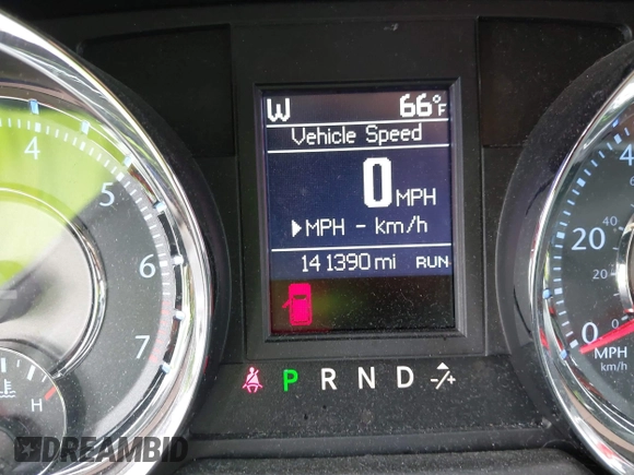 2015 Chrysler Town & Country Touring-L with VIN 2C4RC1CG9FR573863, listed as a IAAI auction lot 42036034 with 141,390 mi miles. Bid and sale history available at carsss.com. Image 15.