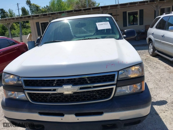 2006 Chevrolet Silverado 1500 Work Truck with VIN 1GCEC14Z86E231669, listed as a IAAI auction lot 42007021 with 160,427 mi miles. Bid and sale history available at carsss.com. Image 6.