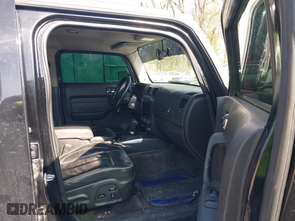 2006 Hummer H3 with VIN 5GTDN136X68197089, listed as a IAAI auction lot 41997710 with 206,160 mi miles and . Bid and sale history available at DreamBid. Image 5.