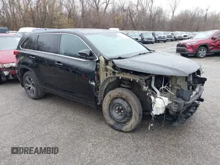 2018 Toyota Highlander LE with VIN 5TDBZRFH7JS835432, listed as a IAAI auction lot 40852130 with 139,136 mi miles and . Bid and sale history available at DreamBid. Image 1.
