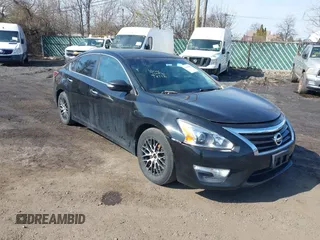2015 Nissan Altima SV with VIN 1N4AL3AP1FC464484, listed as a IAAI auction lot 41913055 with 161,667 mi miles and . Bid and sale history available at carsss.com. Image 1.