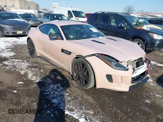 2015 Jaguar F-Type R z VIN SAJWA6DA5FMK18290, wystawiony jako IAAI lot #41411426 z przebiegiem 56 284 mil mil oraz . Historia ofert i sprzedaży dostępna na DreamBid. Obrazek 1.