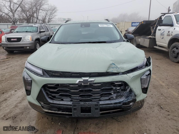 2025 Chevrolet Trax ACTIV with VIN KL77LKEP7SC100960, listed as a Copart auction lot 43317065 with 4,928 mi miles and Salvage Title. Bid and sale history available at carsss.com. Image 5.