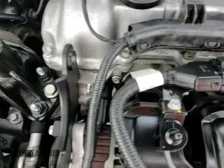 2017 Hyundai Veloster Value Edition z VIN KMHTC6AD0HU309119, wystawiony jako Copart lot #86669425 z przebiegiem 120 969 mil mil oraz Czysty tytuł • Clean title. Historia ofert i sprzedaży dostępna na DreamBid. Obrazek 13.