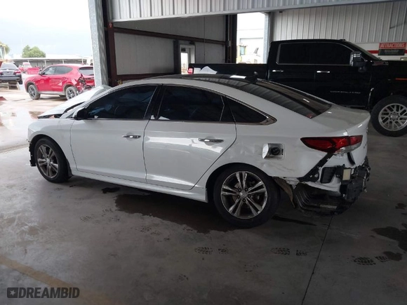 2019 Hyundai Sonata Sport with VIN 5NPE34AF9KH813933, listed as a IAAI auction lot 40777165 with 112,654 mi miles. Bid and sale history available at carsss.com. Image 15.