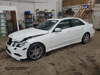 2010 Mercedes-Benz E 350 Luxury z VIN WDDHF8HBXAA105393, wystawiony jako Copart lot #60951585 z przebiegiem 182 734 mil mil oraz Szkoda całkowita • Salvage title. Historia ofert i sprzedaży dostępna na DreamBid. Obrazek 1.