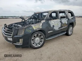 2019 Cadillac Escalade Luxury z VIN 1GYS4BKJXKR268626, wystawiony jako Copart lot #57611435 z przebiegiem Nie podano mil oraz Nie do naprawy • Non repairable. Historia ofert i sprzedaży dostępna na DreamBid. Obrazek 1.
