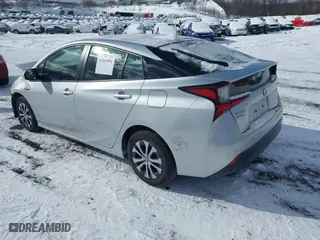 2019 Toyota Prius LE with VIN JTDL9RFU5K3013037, listed as a IAAI auction lot 41363092 with 108,284 mi miles. Bid and sale history available at carsss.com. Image 3.