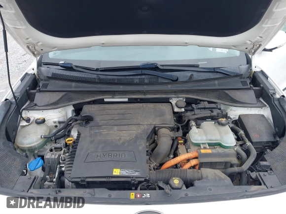 2017 Kia Niro Touring Launch Edition with VIN KNDCC3LC6H5055398, listed as a IAAI auction lot 41654328 with 172,314 mi miles. Bid and sale history available at carsss.com. Image 10.