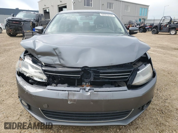 2013 Volkswagen Jetta SEL с VIN 3VWLX7AJ9DM445880, выставлен на аукционе Copart как лот 62059235 с пробегом 231 887 миль миль и Списание • Salvage title. История ставок и продаж доступна на DreamBid. Изображение 5.