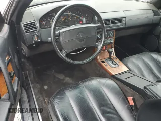 1990 Mercedes-Benz 500 z VIN WDBFA66E2LF013247, wystawiony jako Copart lot #53387305 z przebiegiem 121 472 mil mil oraz Szkoda całkowita • Salvage title. Historia ofert i sprzedaży dostępna na DreamBid. Obrazek 8.