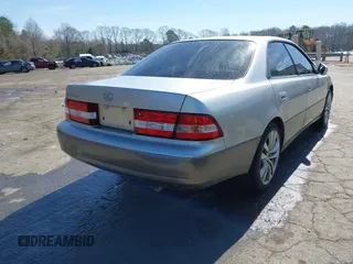 2001 Lexus ES 300 with VIN JT8BF28GX15106964, listed as a IAAI auction lot 41839927 with 148,174 mi miles. Bid and sale history available at carsss.com. Image 4.