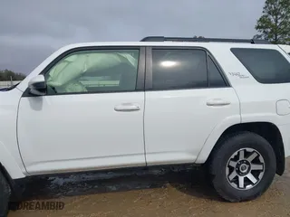 2022 Toyota 4Runner TRD Off Road with VIN JTEPU5JR2N5978258, listed as a IAAI auction lot 41441475 with 80,395 mi miles. Bid and sale history available at carsss.com. Image 14.