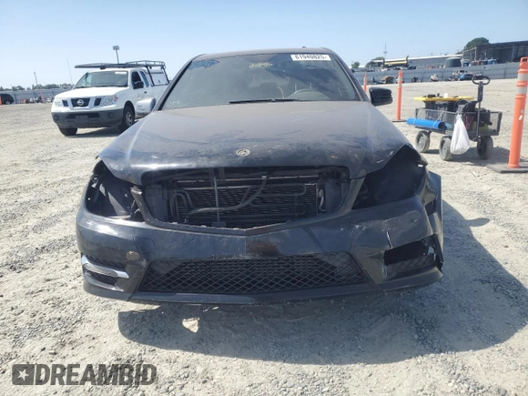 2013 Mercedes-Benz C 250 Sport с VIN WDDGF4HB4DA805824, выставлен на аукционе Copart как лот 61940825 с пробегом Не указан миль и Списание • Salvage title. История ставок и продаж доступна на DreamBid. Изображение 5.