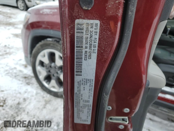 2022 Jeep Compass (RED) Edition with VIN 3C4NJDCB9NT129923, listed as a Copart auction lot 41813445 with 8,340 mi miles and Salvage title. Bid and sale history available at DreamBid. Image 13.