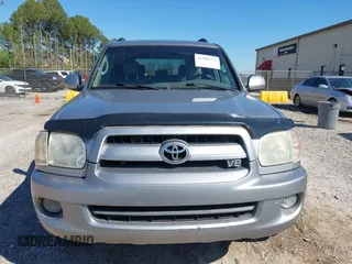 2007 Toyota Sequoia SR5 with VIN 5TDZT34A17S294129, listed as a IAAI auction lot 41880711 with 289,333 mi miles. Bid and sale history available at carsss.com. Image 12.