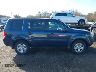 2011 Honda Pilot LX with VIN 5FNYF4H28BB089206, listed as a IAAI auction lot 41852945 with 62,116 mi miles. Bid and sale history available at carsss.com. Image 13.