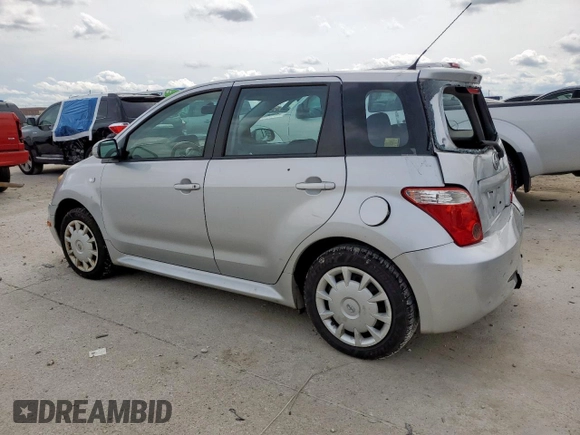 2006 Scion xA z VIN JTKKT624465008142, wystawiony jako Copart lot #55960525 z przebiegiem 80 650 mil mil oraz Szkoda całkowita • Salvage title. Historia ofert i sprzedaży dostępna na DreamBid. Obrazek 2.