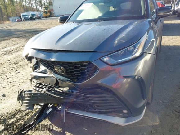 2024 Toyota Highlander LE z VIN 5TDKDRBH3RS531823, wystawiony jako IAAI lot #41769437 z przebiegiem 27 754 mil mil oraz . Historia ofert i sprzedaży dostępna na DreamBid. Obrazek 12.