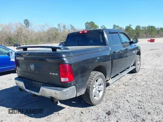 2018 Ram 1500 Big Horn z VIN 3C6RR7LT4JG196072, wystawiony jako IAAI lot #41890172 z przebiegiem 237 671 mil mil oraz . Historia ofert i sprzedaży dostępna na DreamBid. Obrazek 4.