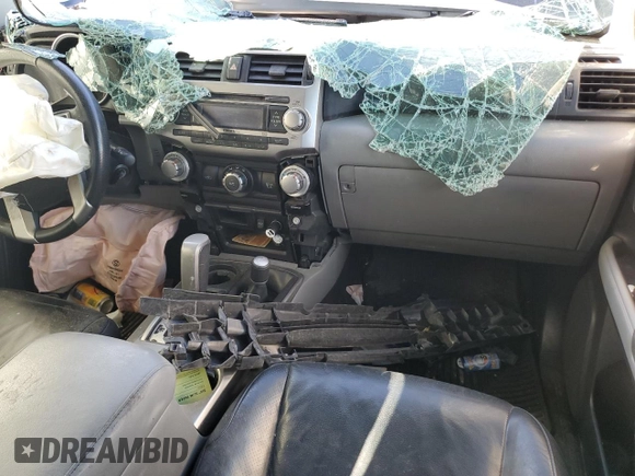 2010 Toyota 4Runner Trail z VIN JTEBU5JR2A5010939, wystawiony jako Copart lot #72620674 z przebiegiem Nie podano mil oraz Nie do naprawy • Non repairable. Historia ofert i sprzedaży dostępna na DreamBid. Obrazek 8.