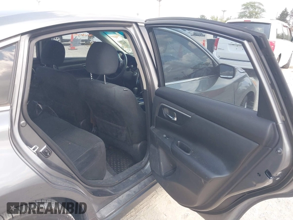 2015 Nissan Altima 2.5 S with VIN 1N4AL3AP1FC454621, listed as a IAAI auction lot 40069022 with 84,296 mi miles. Bid and sale history available at carsss.com. Image 8.