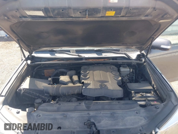 2011 Toyota 4Runner Trail z VIN JTEBU5JR2B5038483, wystawiony jako IAAI lot #42229355 z przebiegiem 207 245 mil mil oraz . Historia ofert i sprzedaży dostępna na DreamBid. Obrazek 10.