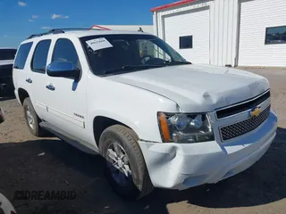2012 Chevrolet Tahoe LS z VIN 1GNSCAE09CR289823, wystawiony jako IAAI lot #40632668 z przebiegiem 232 951 mil mil oraz . Historia ofert i sprzedaży dostępna na DreamBid. Obrazek 1.